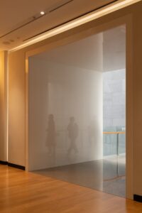 Mur mobile en verre