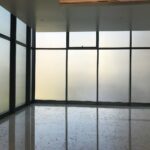 Mur mobile en verre