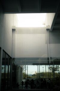 Mur mobile en verre