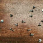 Vis et chevilles au garage : quel contenant pour quel usage